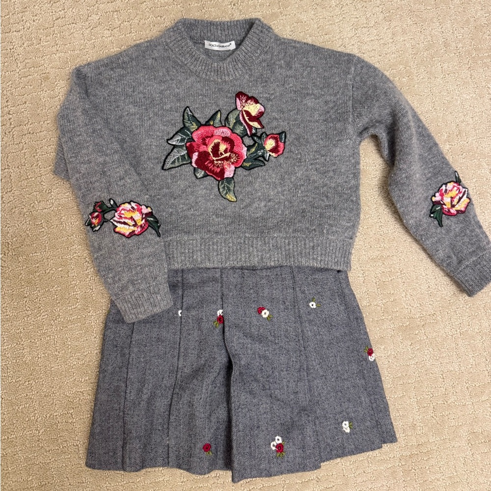 Dolce &Gabbana Gray Sweater with Floral Embroidery top in size 3 and bottom in 2